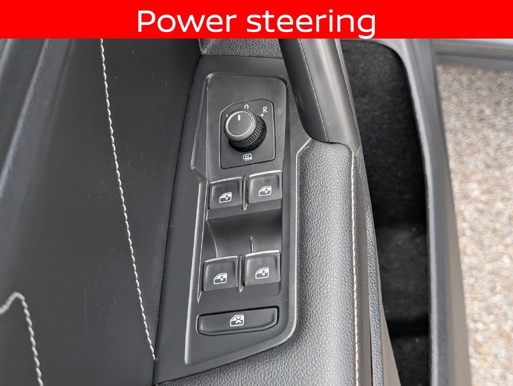 Used 2022 Volkswagen Tiguan SE R-Line FWD image 16