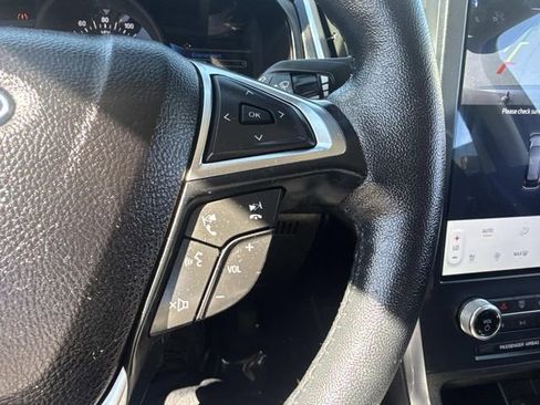 Used 2023 Ford Edge Titanium image 32