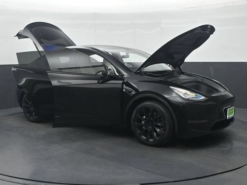 Used 2021 Tesla Model Y Long Range AWD/4WD image 33