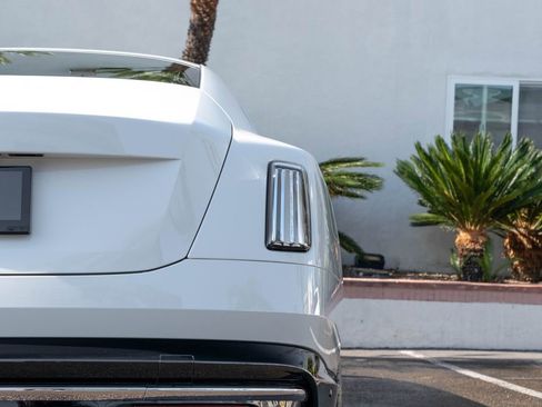 Used 2025 Rolls-Royce Spectre w/ Spectre Launch Package AWD/4WD image 43