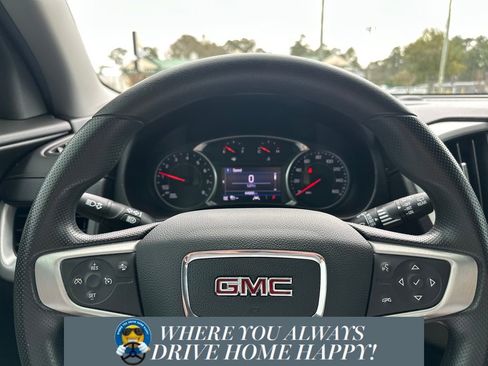 Used 2022 GMC Terrain SLE image 11