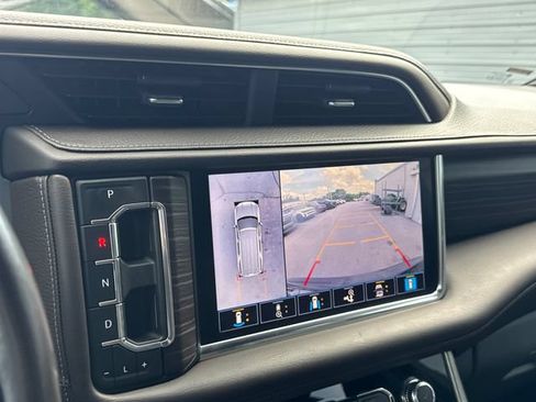 Used 2021 GMC Yukon XL Denali w/ Denali Premium Package RWD image 34