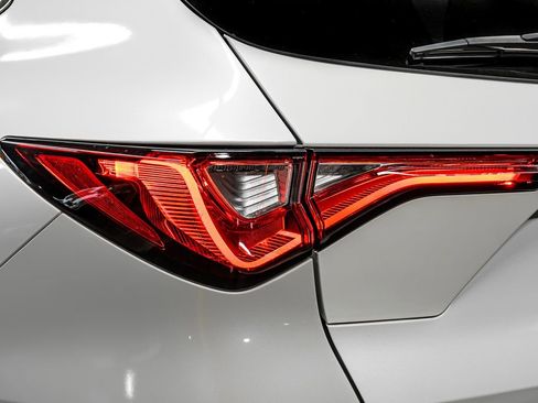 Used 2022 Acura MDX FWD w/ Technology Package image 15