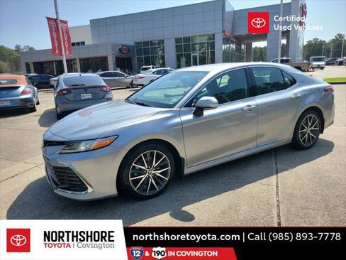 Certified 2021 Toyota Camry XLE FWD image 1