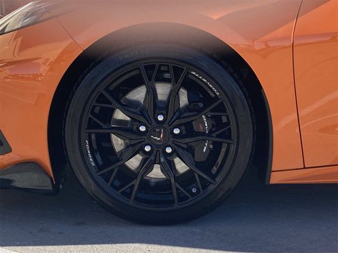 Used 2024 Chevrolet Corvette Stingray Premium Cpe w/ Z51 Performance Package image 9