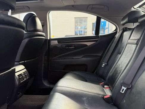 Used 2013 Lexus LS 460 AWD w/ Comfort Pkg image 25