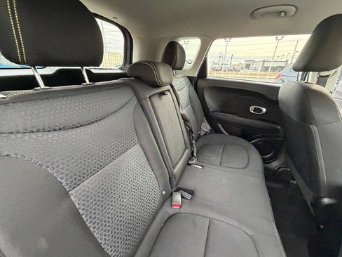 Used 2016 Kia Soul + FWD image 15