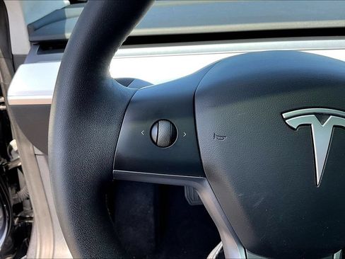Used 2023 Tesla Model 3 Standard Range RWD image 11