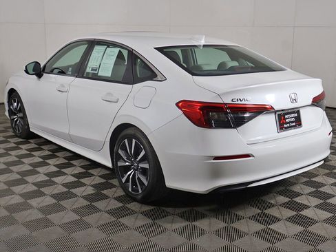 Used 2022 Honda Civic EX image 9