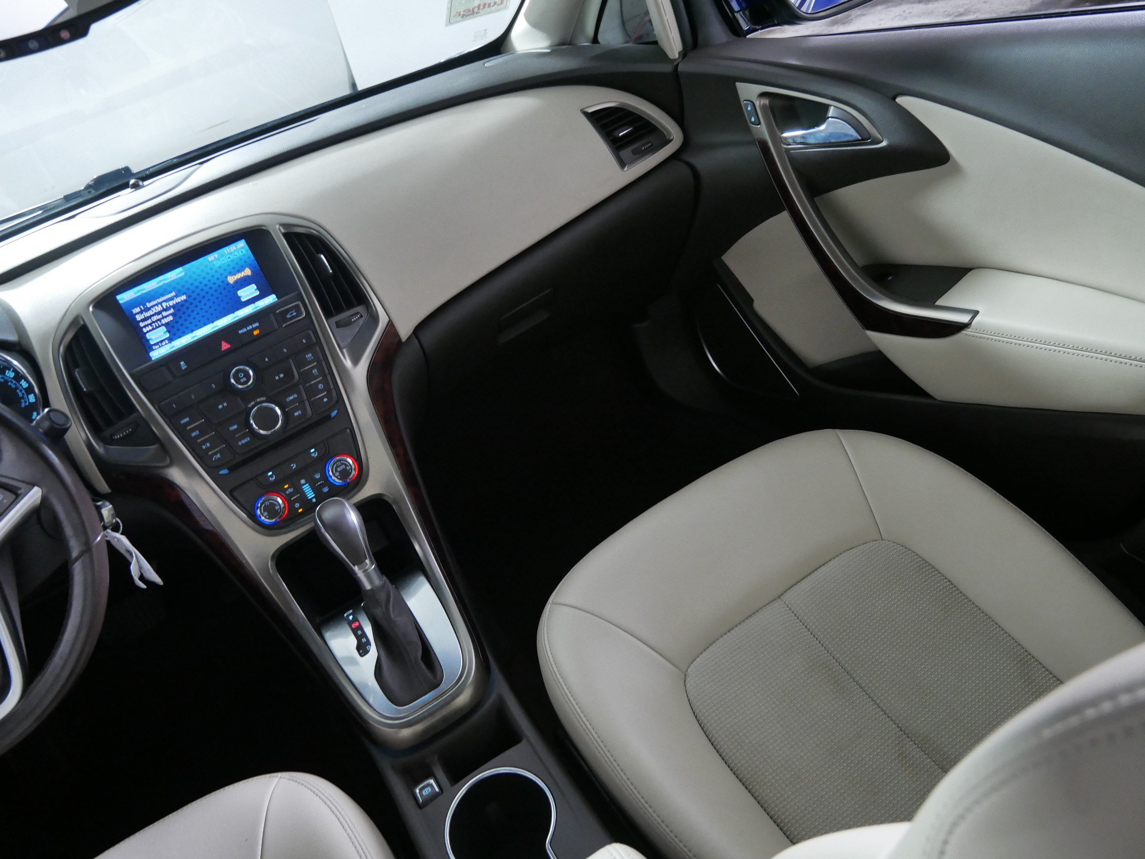 Used 2013 Buick Verano FWD image 11