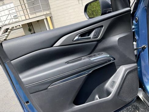 Used 2025 Chevrolet Traverse LT w/ LPO, Floor Liner Package FWD image 27