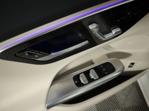 Certified 2025 Mercedes-Benz C 300 Sedan image 23