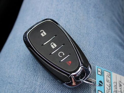 Used 2022 Chevrolet Trax LT w/ LT Convenience Package image 25