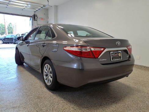 Used 2016 Toyota Camry LE FWD image 5