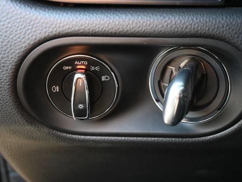 Used 2023 Porsche Macan image 31