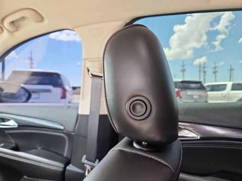 Used 2022 Buick Envision Essence w/ Sport Touring Package FWD image 12