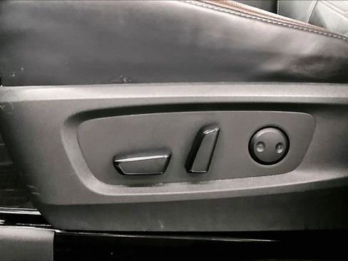 Used 2023 Nissan Pathfinder Platinum w/ Cargo Package AWD/4WD image 32