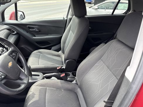 Used 2019 Chevrolet Trax LT AWD/4WD image 13