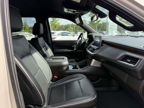 Used 2021 Chevrolet Tahoe Premier AWD/4WD image 17