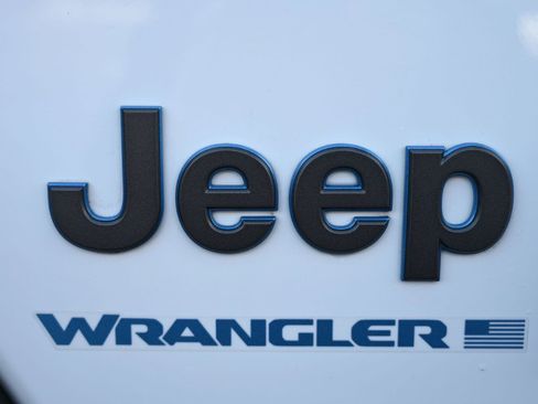 Used 2023 Jeep Wrangler Unlimited w/ Cold Weather Group image 11