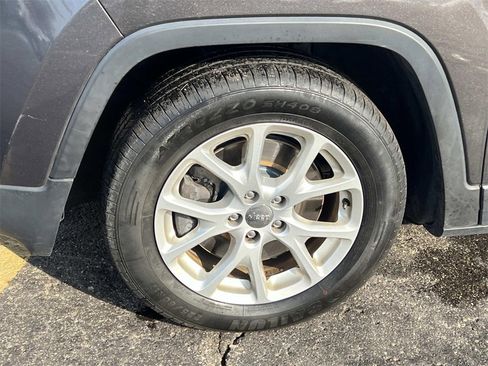 Used 2017 Jeep Cherokee Latitude image 25