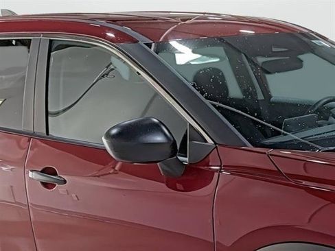 Used 2025 Nissan Rogue S AWD/4WD image 15