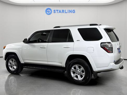 Used 2019 Toyota 4Runner SR5 AWD/4WD image 4