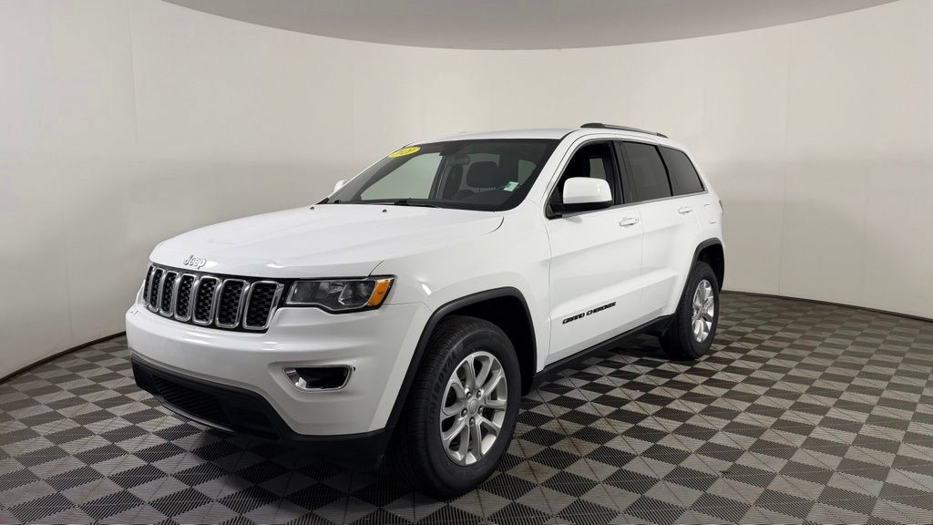 Used 2021 Jeep Grand Cherokee Laredo AWD/4WD image 3