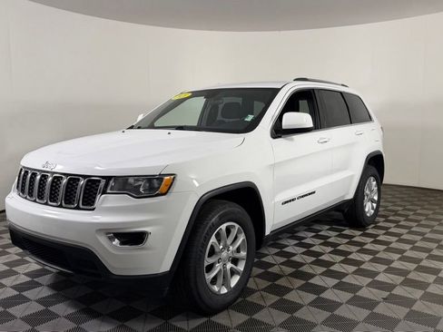 Used 2021 Jeep Grand Cherokee Laredo AWD/4WD image 3