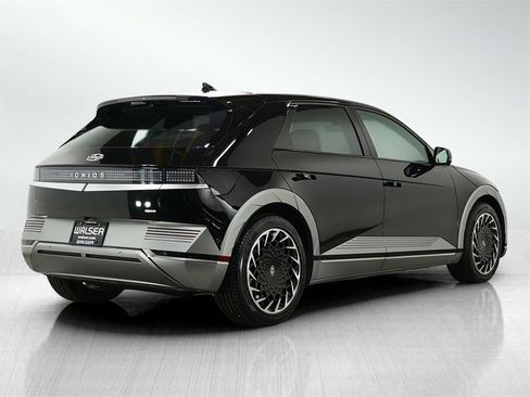 Used 2024 Hyundai Ioniq 5 Limited image 6