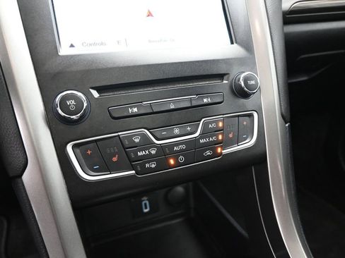 Used 2018 Ford Fusion Energi SE image 17