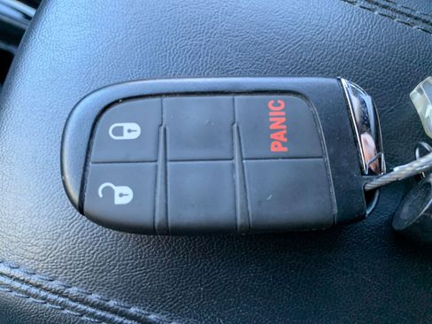 Used 2025 Jeep Compass Trailhawk image 22