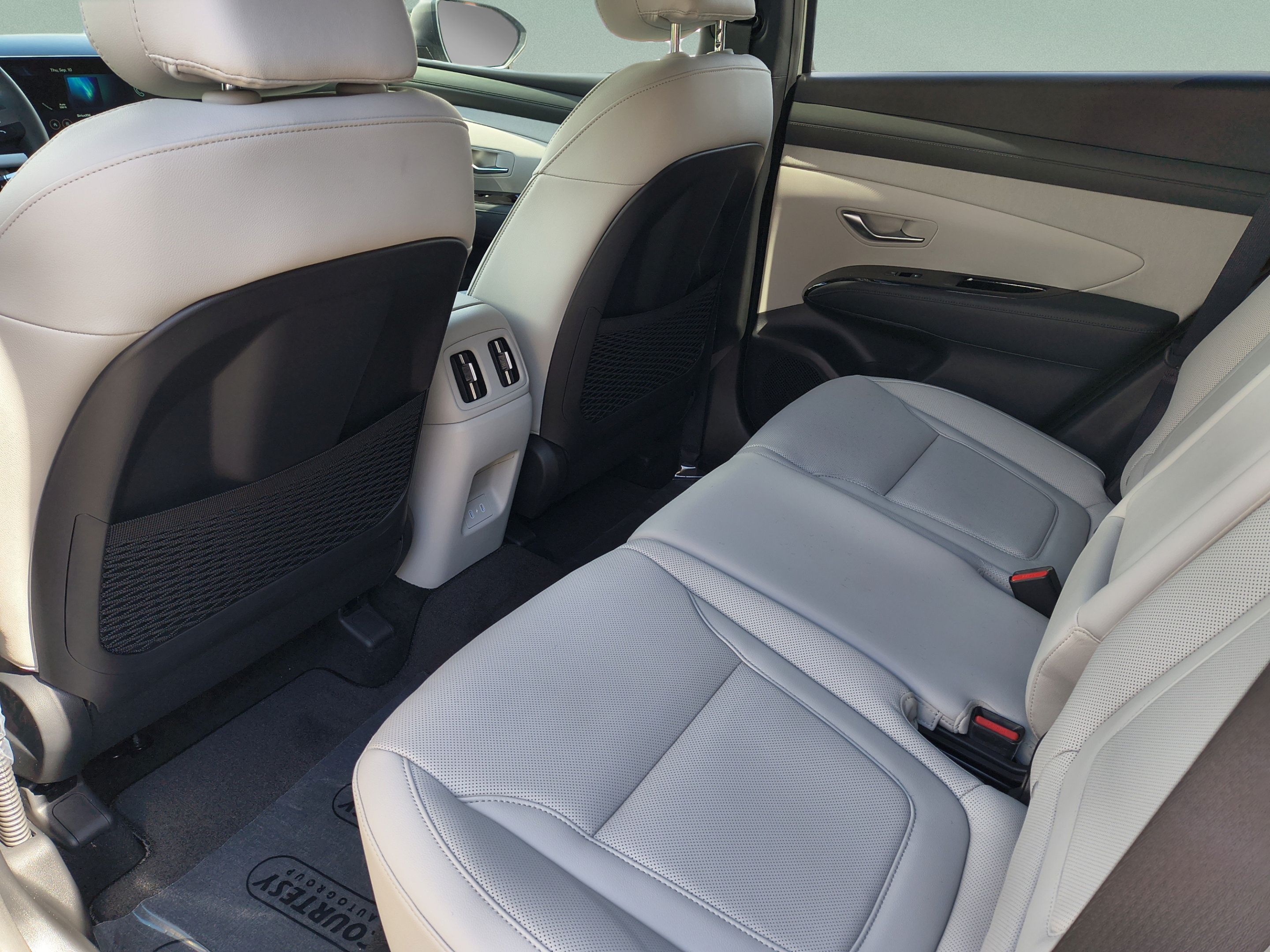 New 2026 Hyundai Tucson Limited FWD image 16
