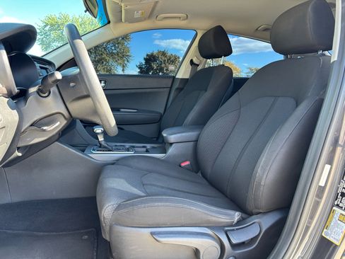 Used 2017 Kia Optima LX image 11