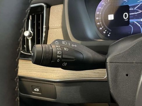 New 2026 Volvo XC90 B6 Plus w/ Protection Package Premier image 40