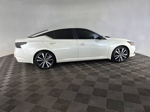 Used 2020 Nissan Altima 2.5 SR w/ Premium Package FWD image 5