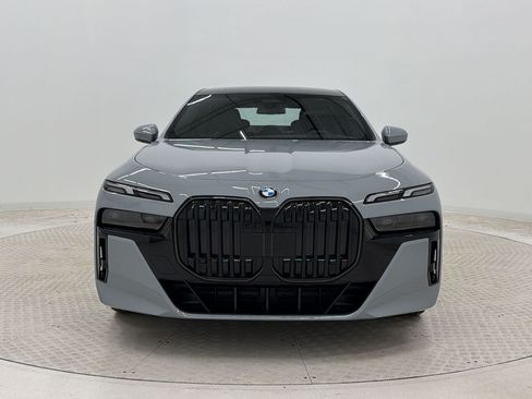 New 2026 BMW 740i w/ Premium Package RWD image 6