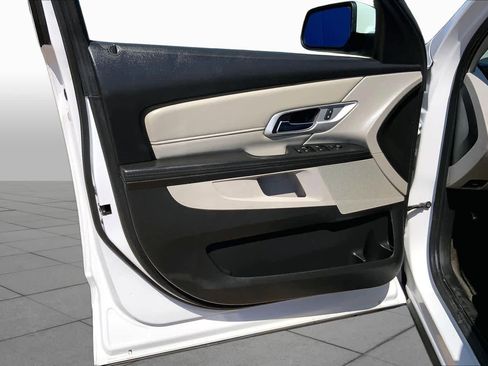 Used 2017 GMC Terrain SLE FWD image 22