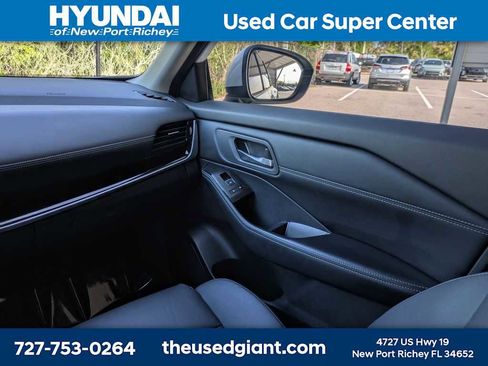 Used 2025 Nissan Rogue SL image 21