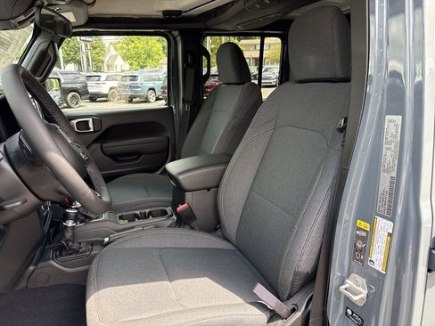 New 2026 Jeep Gladiator Sport AWD/4WD image 21