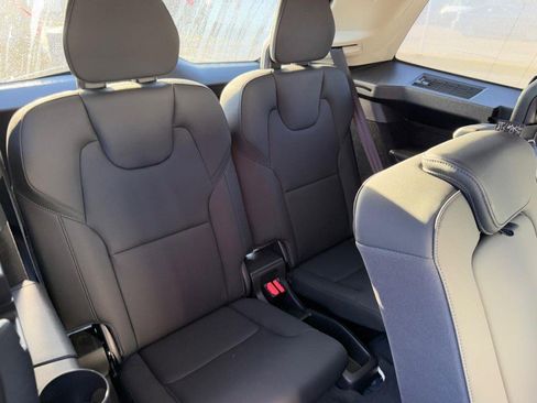 Certified 2025 Volvo XC90 B6 Plus image 11