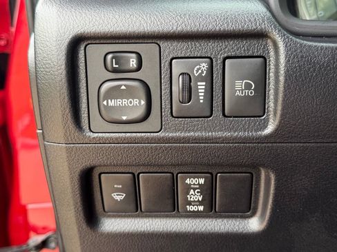 Used 2020 Toyota 4Runner Venture w/ Moonroof Package AWD/4WD image 31