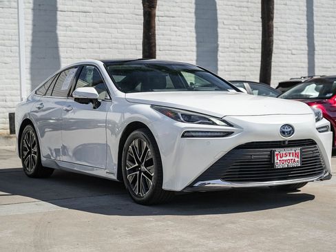 Used 2021 Toyota Mirai RWD image 5