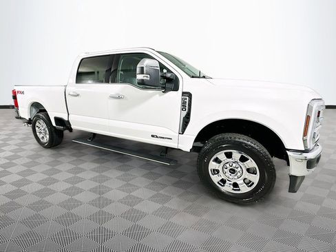 Certified 2024 Ford F250 Lariat w/ Lariat Ultimate Package AWD/4WD image 8