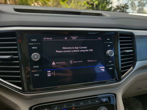 Used 2021 Volkswagen Atlas SEL Premium AWD/4WD image 24