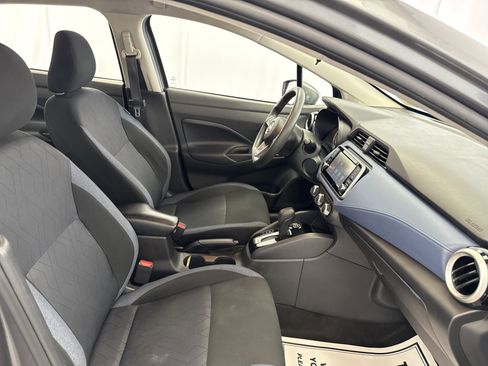 Used 2023 Nissan Versa SV image 12