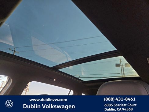 Certified 2022 Volkswagen Tiguan SE R-Line image 16