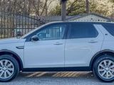 Used 2017 Land Rover Discovery Sport SE image 3
