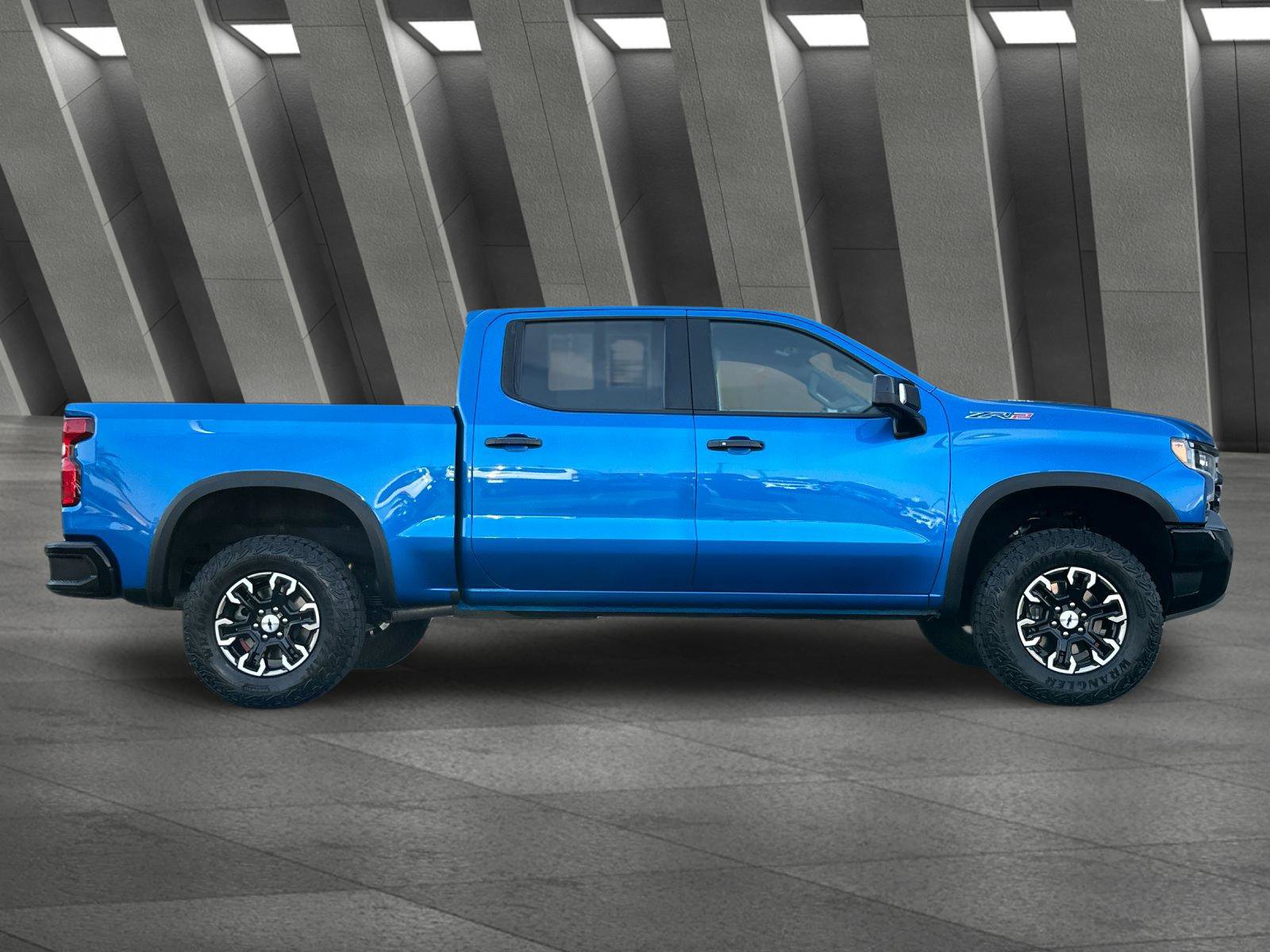 Used 2022 Chevrolet Silverado 1500 ZR2 w/ Technology Package AWD/4WD image 3