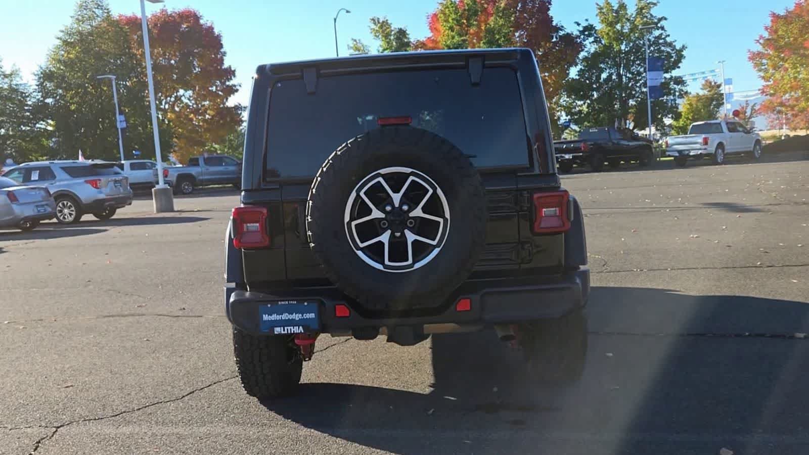 Used 2025 Jeep Wrangler Unlimited Rubicon AWD/4WD image 7
